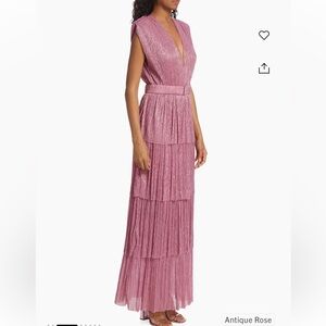 NWT - Beautiful Sabina dress. Skylar tiered belated metallic gown